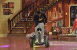 Akshay Kumar on the sets of Comedy Nights with Kapil in Mumbai on 23rd May 2014 (9)_53808527cd657.JPG