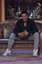 Akshay Kumar on the sets of Comedy Nights with Kapil in Mumbai on 23rd May 2014 (93)_5380854beb664.JPG