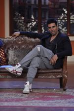 Akshay Kumar on the sets of Comedy Nights with Kapil in Mumbai on 23rd May 2014 (95)_5380854c7c1c3.JPG