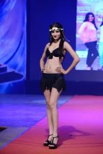 at Pefect Miss Mumbai beauty contest in St Andrews, Mumbai on 24th May 2014 (62)_5381c312d2a32.JPG