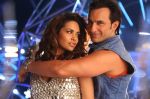 Saif Ali Khan and Esha Gupta in Humshakals_5383555a2ccd1.jpg