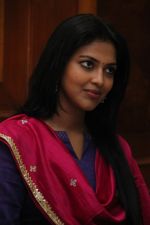 Amala paul  (2)_5385875ee0006.jpg