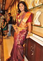 Eesha Telugu Actress wedding Saree photos (10)_53858813bbadb.jpg