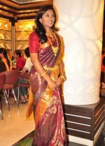 Eesha Telugu Actress wedding Saree photos (13)_53858816014ab.jpg