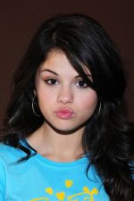 Selena Gomez Selena Gomez (29)_53859682ac8fe.jpg