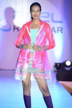at Zee Rainwear fashion show in Mumbai on 28th May 2014 (156)_538710b267983.JPG