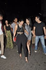 Amrita Arora snapped outside Olive on 30th May 2014 (84)_538944e2c8b2d.JPG