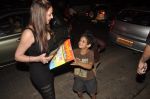 Esha Deol snapped outside Olive on 30th May 2014 (64)_5389452564920.JPG