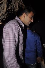 Zaheer Khan snapped outside Olive on 30th May 2014 (3)_538945a4d97b8.JPG
