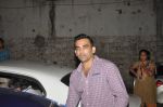 Zaheer Khan snapped outside Olive on 30th May 2014 (9)_538945a7ae028.JPG