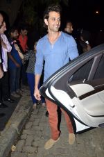 Hrithik Roshan snapped with his family in NIDO on 3rd June 2014 (27)_538ec2a5e547f.JPG