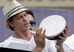 Shahrukh Khan celebrates at Eden Garden, Kolkatta on 3rd June 2014 (13)_538e872520edb.jpg