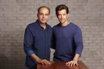 Ashutosh Gowariker and Hrithik Roshan on the sets of MOHENJO DARO Movie(5)_539548d627470.jpg