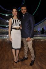 Tamannaah Bhatia, Riteish Deshmukh promote Humshakals on the sets of DID in Famous on 11th June 2014 (86)_539977e286fe3.JPG