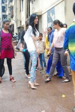 Amrita Rao spends time with kids of NGO pratham in Mumbai on 19th June 2014 (68)_53a2d6a157382.JPG