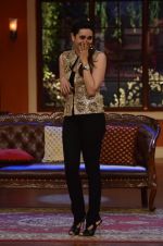 Karishma Kapoor on the sets of Comedy Nights with Kapil in Mumbai on 18th June 2014 (17)_53a2a889a5142.JPG