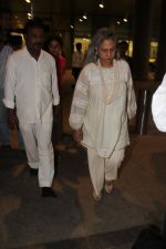Jaya Bachchan snapped at international airport on 20th June 2014 (4)_53a4e6228e6f8.JPG