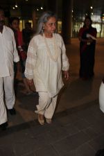 Jaya Bachchan snapped at international airport on 20th June 2014 (6)_53a4e6238eb27.JPG