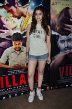 Alia Bhatt at Ek Villain Screening by Sidharth Malhotra in Lightbox on 26th June 2014 (28)_53ad22ea6aee6.JPG