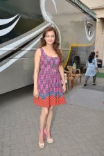 Dia Mirza snapped promoting Bobby Jasoos in Bandra on 25th June 2014 (8)_53ad21fff0943.JPG