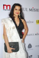 Sona Mohapatra at Rahul Mishra celebrates 6 years in fashion with Grazia in Taj Lands End on 26th June 2014 (396)_53ad774620659.JPG