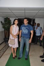 Salman Khan, Jacqueline Fernandez at Sidharth Malhotra success bash at home in Mumbai on 28th June 2014 (78)_53af7ea6ac4c0.JPG