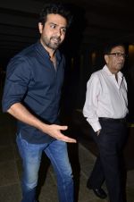 Harman Baweja snapped at a private dinner for Bipasha_s Father in Mumbai on 30th June 2014 (28)_53b273b6d4c85.JPG