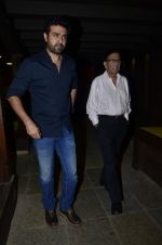 Harman Baweja snapped at a private dinner for Bipasha_s Father in Mumbai on 30th June 2014 (34)_53b273ba1136f.JPG