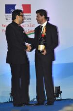 Shah Rukh Khan conferred with Knight of the Legion of Honour in Mumbai on 1st July 2014 (16)_53b3c5348428e.jpg