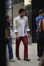 Vijender Singh snapped post photo shoot for magazine in Bandra on 5th July 2014 (14)_53b9301a6af6e.JPG