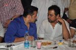 Salman Khan at Baba Siddiqui_s iftar party in Mumbai on 6th July 2014 (197)_53ba45ab92b44.JPG