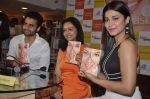 Shruti Hassan, Jackky Bhagnani at Rashmi Shetty_s book launch in Crossword, Mumbai on 11th July 2014 (98)_53c17fd27bb9b.JPG