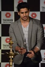Sidharth Malhotra at Taiwan Excellence launch in ITC Parel on 10th July 2014 (36)_53c17157e157e.JPG