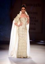 Shraddha Kapoor at Gaurav Gupta show fOR India Couture Week in Delhi on 18th July 2014 (60)_53cbc2e5264cd.jpg