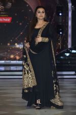 Rani Mukherjee on the sets of Jhalak Dikhla Jaa Season 7 in Mumbai on 22nd July 2014 (103)_53ce9cff66dea.JPG