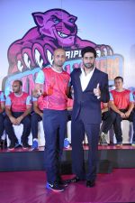 Abhishek Bachchan announces his kabbadi team  Jaipur Pink Panthers in ITC Parel, Mumbai on 25th July 2014 (38)_53d3113e2e83d.JPG