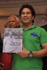 Sachin Tendulkar at Durgapur tribute book launch in CCI on 25th July 2014 (76)_53d312ce07892.JPG