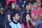 Aishwarya Bachchan, Abhishek Bachchan at Pro Kabbadi Match in NSCI on 26th July 2014 (234)_53d461e8a6ff6.JPG