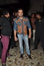 Emraan Hashmi sells tickets for Raja Natwarlal Promotions in Gaiety, Mumbai on 26th July 2014 (74)_53d457a05fed2.JPG