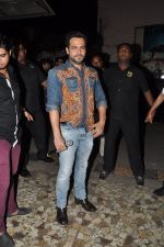 Emraan Hashmi sells tickets for Raja Natwarlal Promotions in Gaiety, Mumbai on 26th July 2014 (85)_53d457a727025.JPG