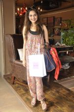 at a Spicy Sangria Pop Up exhibition hosted by Shaan and Sharmilla Khanna in Mana Shetty_s R House in Worli on 26th July 2014 (120)_53d457f4bd8e1.JPG