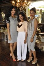 at a Spicy Sangria Pop Up exhibition hosted by Shaan and Sharmilla Khanna in Mana Shetty_s R House in Worli on 26th July 2014 (76)_53d457e00d1bb.JPG