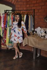 at a Spicy Sangria Pop Up exhibition hosted by Shaan and Sharmilla Khanna in Mana Shetty_s R House in Worli on 26th July 2014 (80)_53d457e2e7fde.JPG