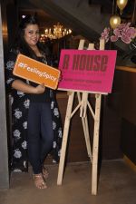 at a Spicy Sangria Pop Up exhibition hosted by Shaan and Sharmilla Khanna in Mana Shetty_s R House in Worli on 26th July 2014 (82)_53d457e41b793.JPG