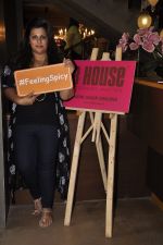 at a Spicy Sangria Pop Up exhibition hosted by Shaan and Sharmilla Khanna in Mana Shetty_s R House in Worli on 26th July 2014 (83)_53d457e4a7fad.JPG