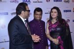 Dharmendra, Poonam Dhillon at IIAA Awards in Filmcity, Mumbai on 27th July 2014 (57)_53d6140064f52.JPG