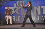 Shahrukh Khan at India_s Got Talent press meet in J W Marriott, Mumbai on 1st Aug 2014 (23)_53dcc19b4e0b9.JPG