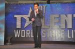 Shahrukh Khan at India_s Got Talent press meet in J W Marriott, Mumbai on 1st Aug 2014 (30)_53dcc1a4efc7f.JPG