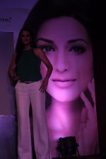 Sonali Bendre at Orliflame launch in Blue Frog, Mumbai on 1st Aug 2014 (273)_53dccdb6b17b4.JPG