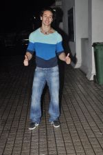 Tiger Shroff snapped in PVR on 1st Aug 2014 (23)_53dcc0143cd44.JPG
